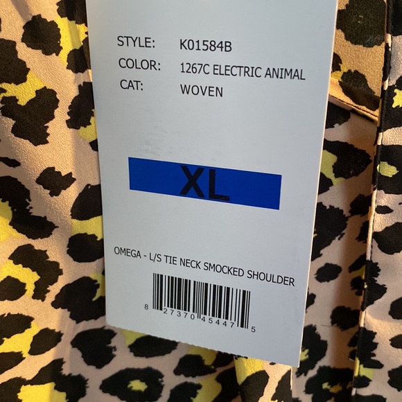 Nwt By Design animal print blouse - Picture 3 of 6
